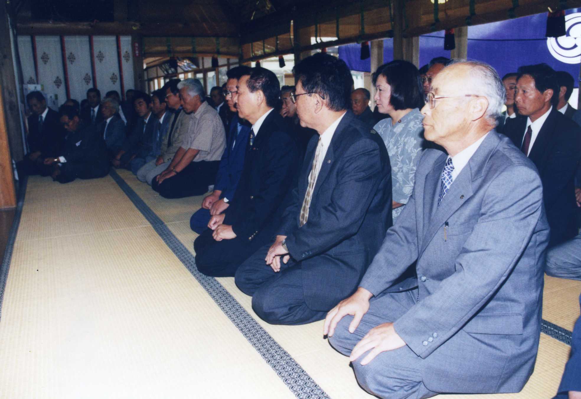 photo1